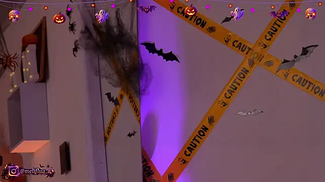 Melifluaa - put on the boob clamps <3