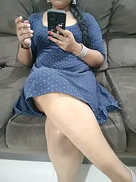 Chandrakala25 - Saliva on nipples