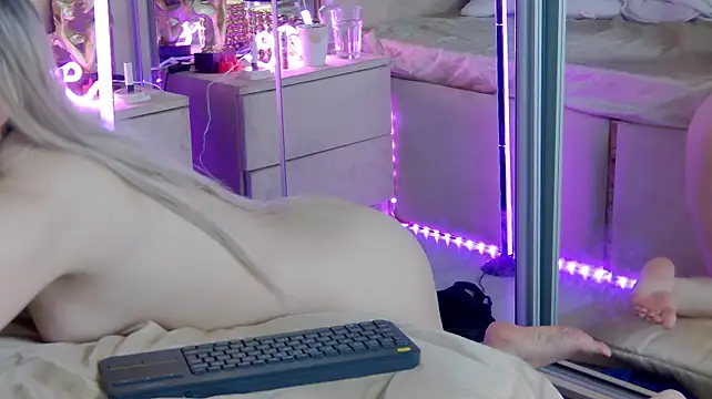 ZenaidaBelmont - oil pussy teasing + orgasmic squirts ❤️‍