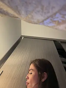 SofiaGomez444 - I want to take off my clothes; will you