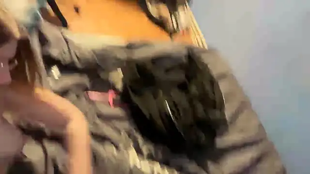 Thepretiestgirlhere - last tipper wins 3 min toy's control