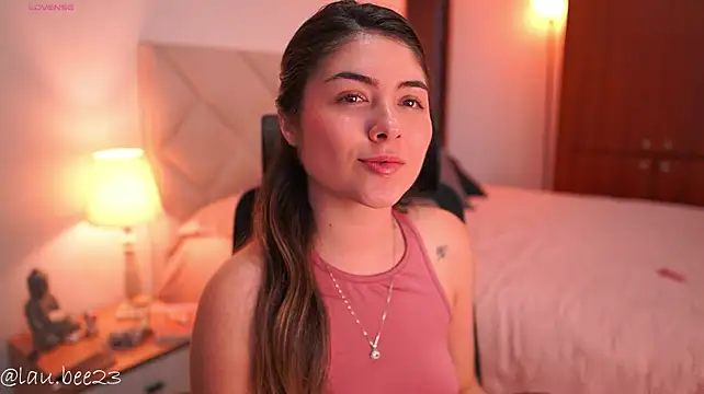 Lau_Bee - make me wet 😈