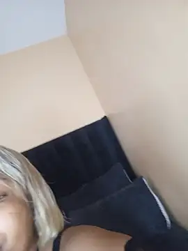 Nicollet2 - Vibe my pussy huns 🍑💦😋💋