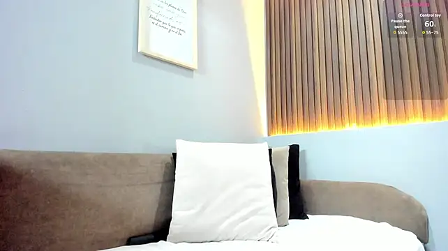 _EmilyJireh_ - Show Ass Close Up 🔥