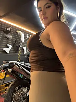 I_melissaa - lick my boobs/last tipper sexy pic pm