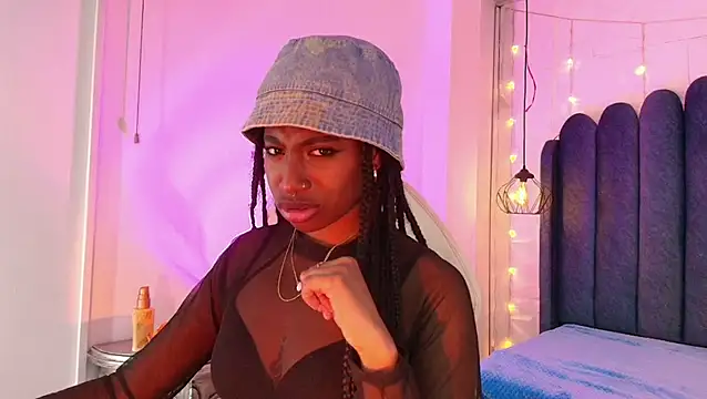 Queen_perla_ - spank ass