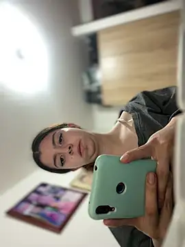 Cloew_Marz - Show and oil + Fingers in pussy