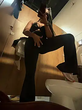 RoseOnYou - NAKED👀PLUG ANAL🥵👀FUCKED BATHROOM😈