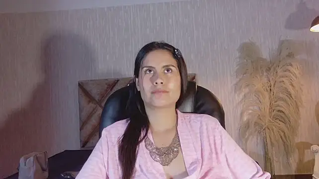 alanis_22