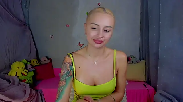 YourLizzyDoll - stay topless 2 min