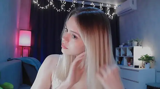 VivienJaques - flash my panties