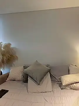 SofiaGomez444 - Look and listen to how wet I am. 🥵🥵