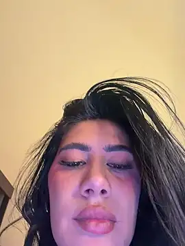 Clarachanelricek - SHOW BIG BOOBS AND PLAY