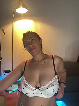 Emmily_d - Topless