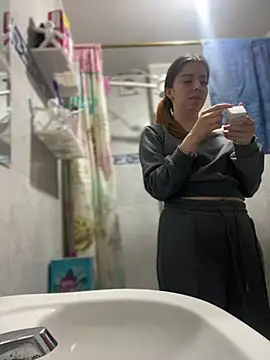 Cloew_Marz - Show and oil + Fingers in pussy