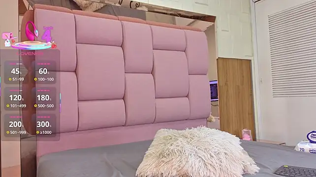 Laly_ferrer18 - play with my tits