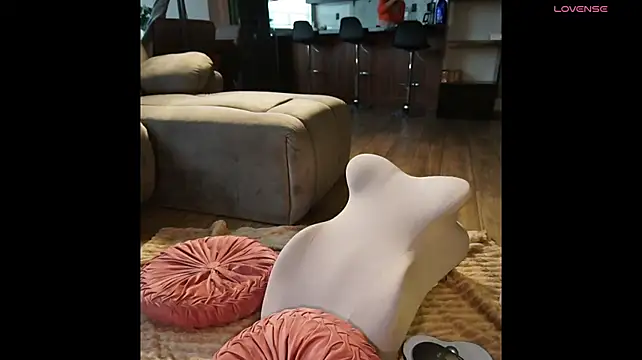 ShinyDay_ - Velma shows how she fucks the alien POV