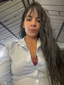 LuxeBrunetteXXX - FINGERING PUSSY IN PUBLIC🥵😈