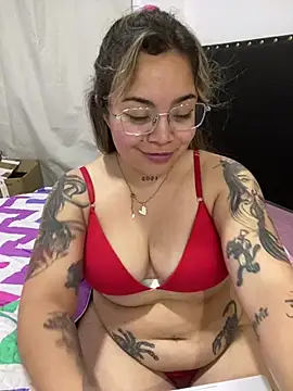 Lindalatina2001 - chupadita de dildo+tetas libres 5 m