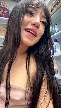 MayyBonita - FLASH BOOBS + SPANK ASS