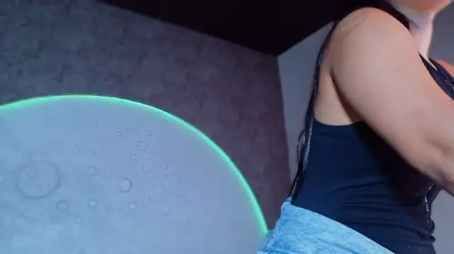 ReinaChloe - Fucking til SQUIRT LIKE A FOUNTAIN ⛲ 💦