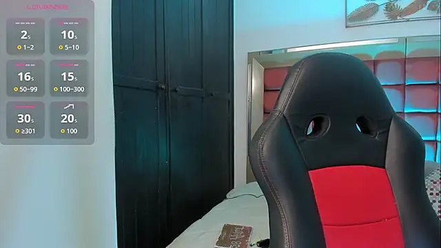 SaskiaGrendel - Explicit face sitting