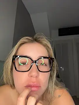 ManuelaNovoa24 - Ducha sexy