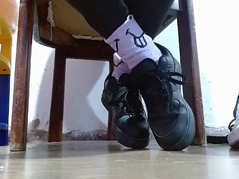 Miss_salie - let my face be your chair