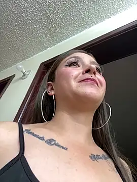 Tatti_ec - flash pussy