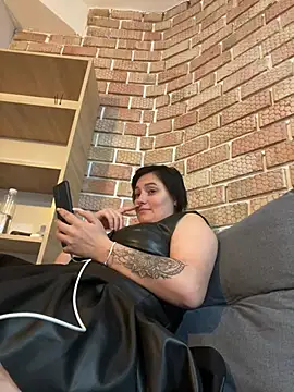 Vivi_fifi - tease with breasts