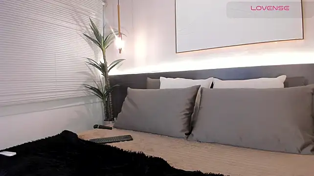 GretaVelvet - All naked + assjob oiled 😈🍑🥵