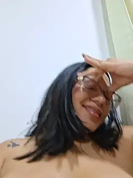 -VICKKY - all naked + 3 finger in my pussy