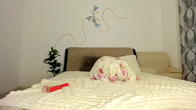 PlayfulDaisy - Oil ass and twerk