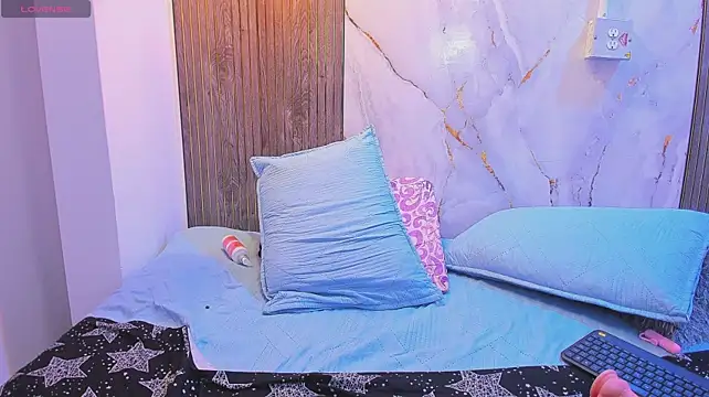 Scaarlettxxx - Saliv Show In My Big Tits💦