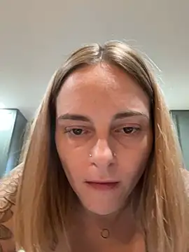 Jaseyrae - Suck Landon’s DICK