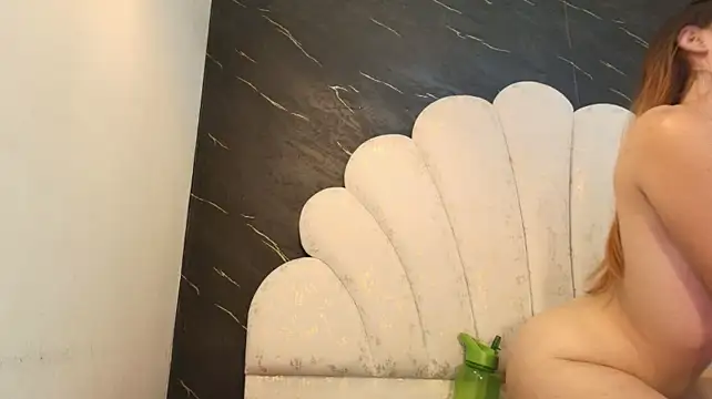 Kissme_luna - big dildo in my puss + 2 fingers