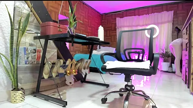 Cristina_Vanegas631 - Ice in the clitoris 💧💧💧🥵🔥🔥💧👅👅👅