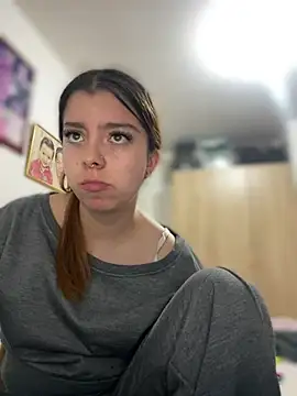 Cloew_Marz - Show and oil + Fingers in pussy