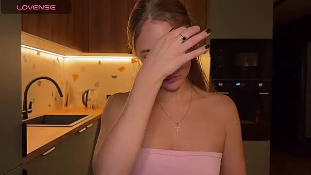 Megan_Nilson - show boobs