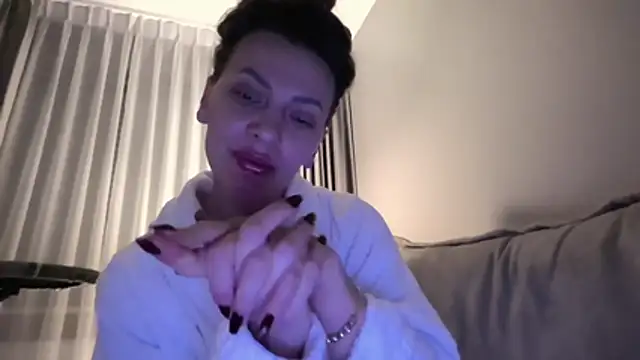 QuenMonicaUK - Deviant💜Desirable💜Discrete