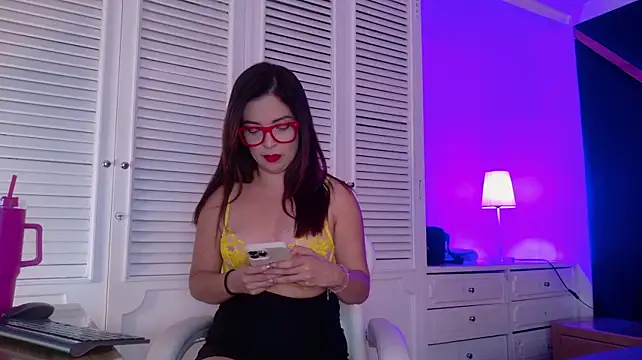 Adel_Nesbiit - Massage my sexy feet close up
