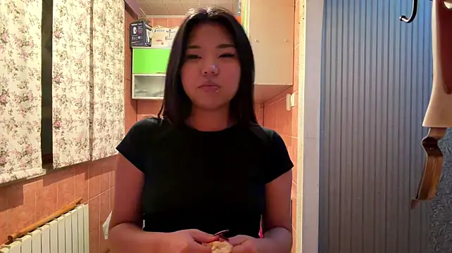 JohannaMickiewicz - Massage my boobs