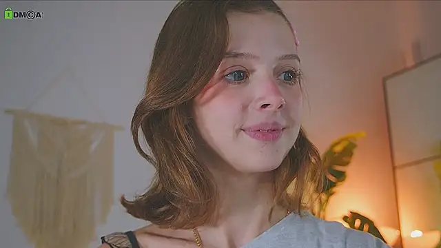 Little_anitta - Show my translucent nipples through bra