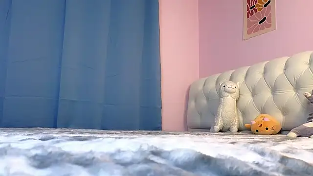 Colette_pretty - naked booty in doggy
