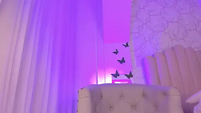 Foxy200__ - twerking with a bare ass