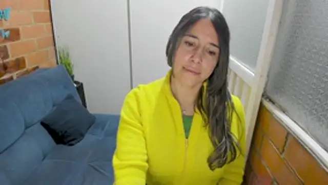 Penelope47 - naked dance and oil