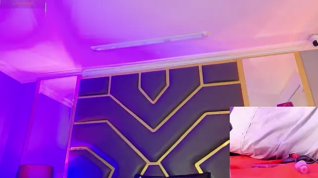 Scarlettt_Ass - 💋 Slaps pussy with paddle wood