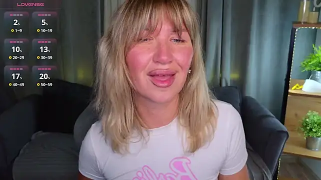 MilaBott - get naked and oil on my tits