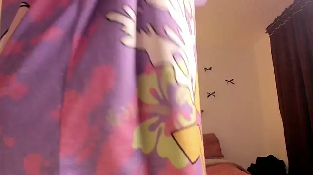 Alessamoth - Streaptease and blowjob at goal!