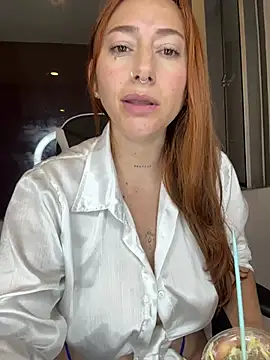 Samara-kitty - pussy closeupi n front of my friend